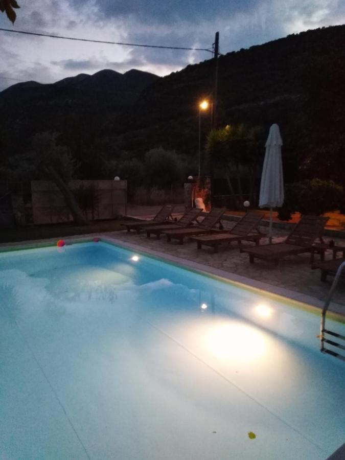 Red Villa Νυδρί Εξωτερικό φωτογραφία